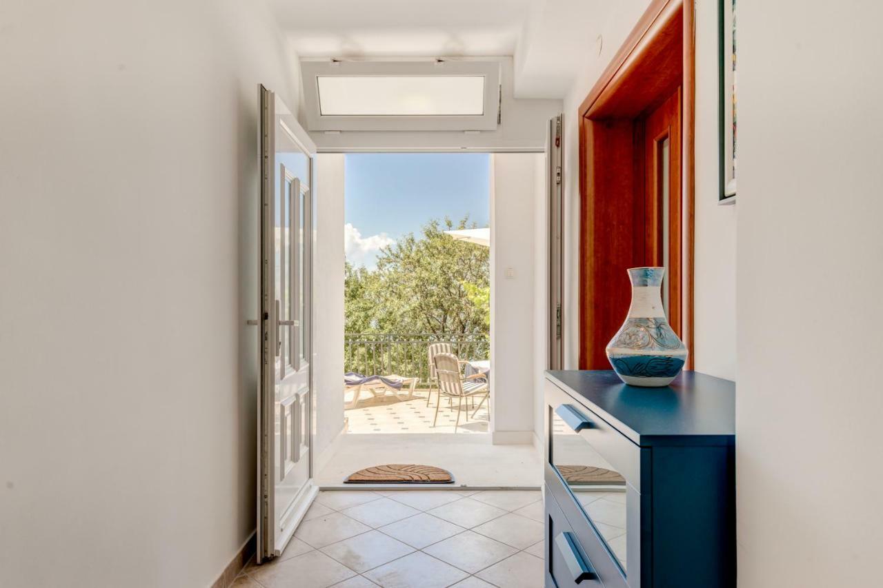 Apartmani Mirta Omis Exterior photo