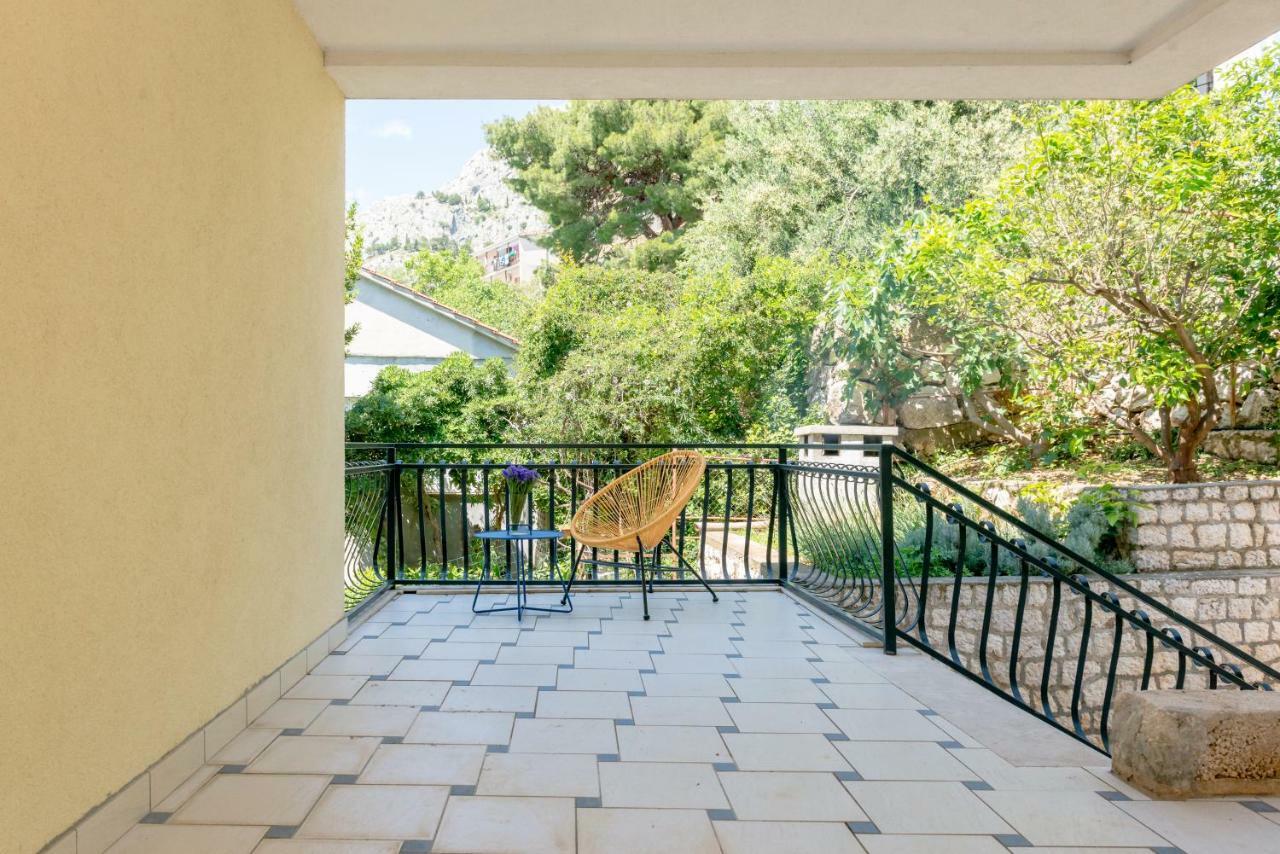 Apartmani Mirta Omis Exterior photo